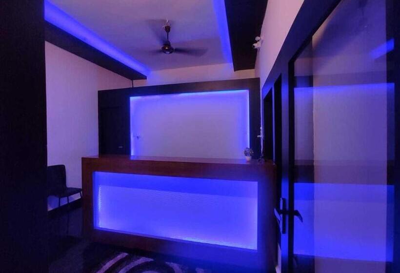 호텔 Oyo 93194 Paris