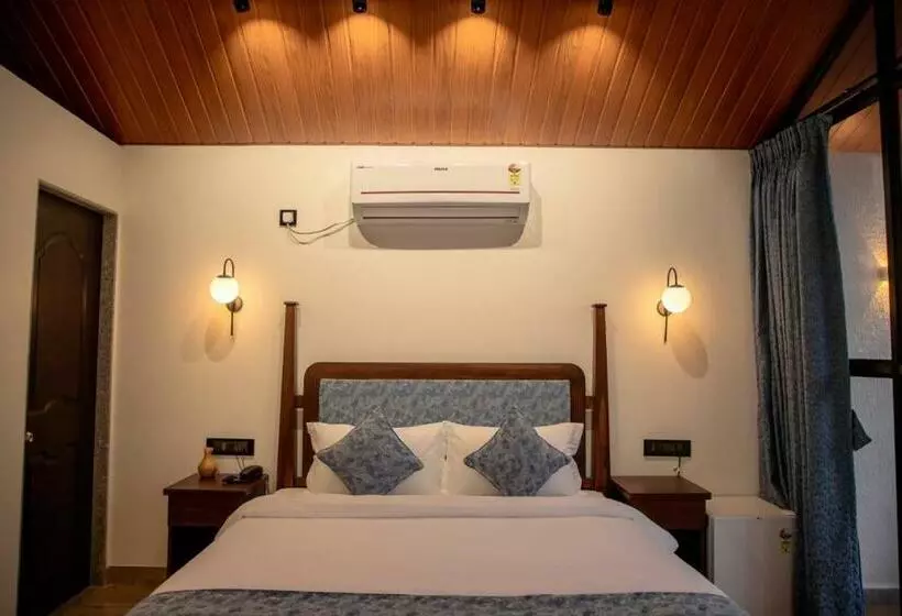 Hotelli White Sand Beach Resort