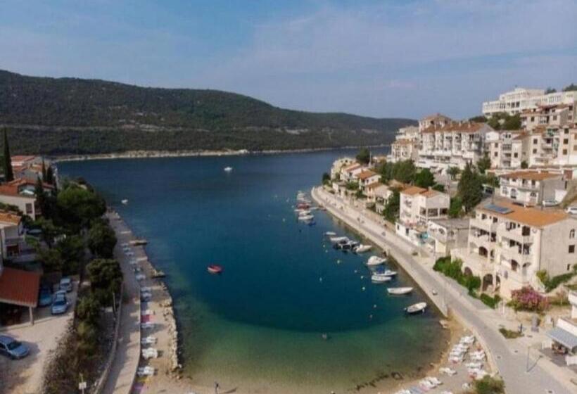 پانسیون Apartments Vesna