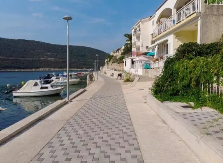 پانسیون Apartments Vesna