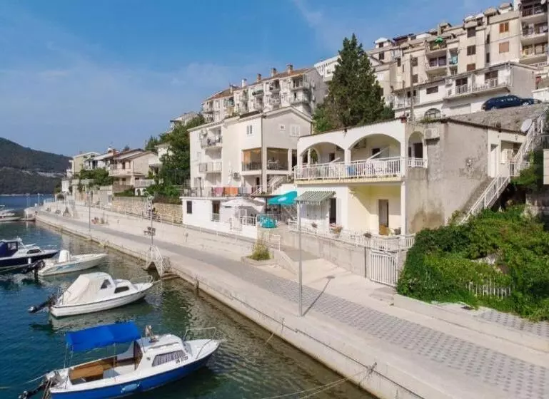 پانسیون Apartments Vesna