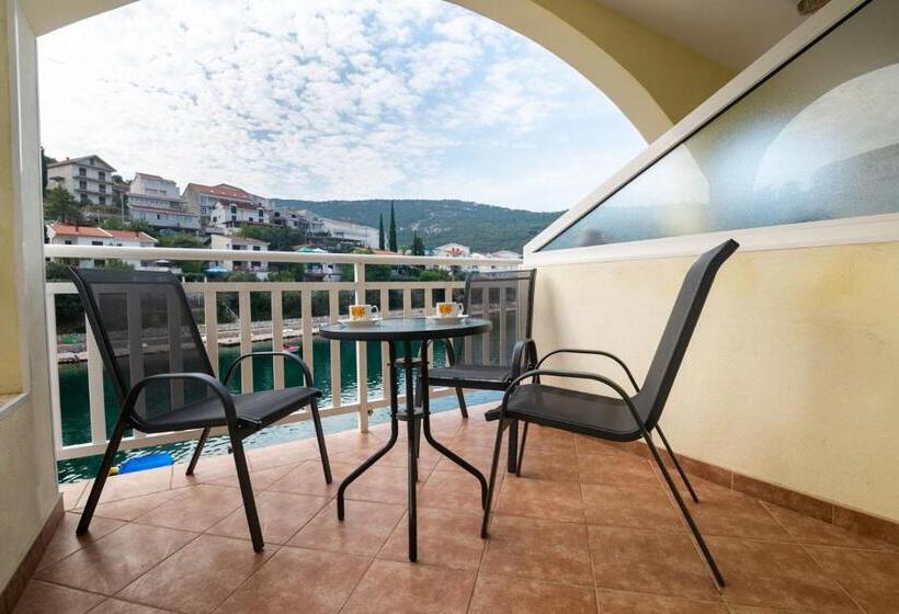 پانسیون Apartments Vesna