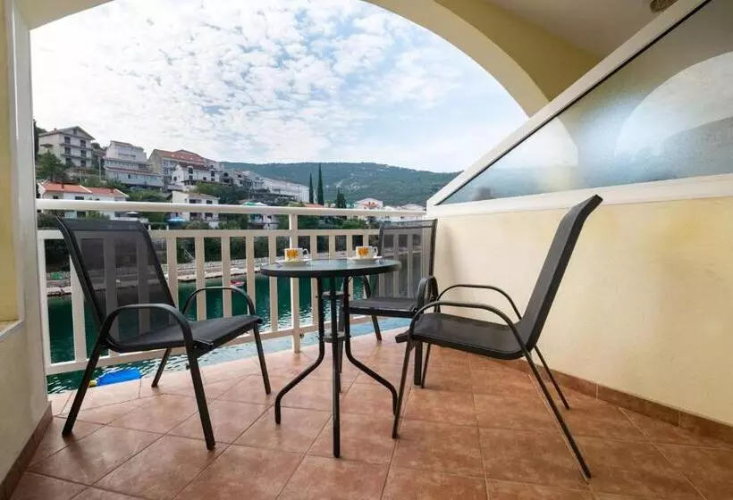 پانسیون Apartments Vesna
