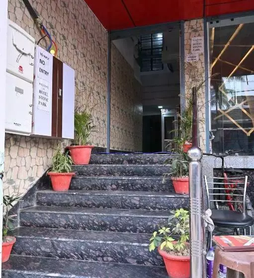 Hotelli Stone Park By Wb Inn