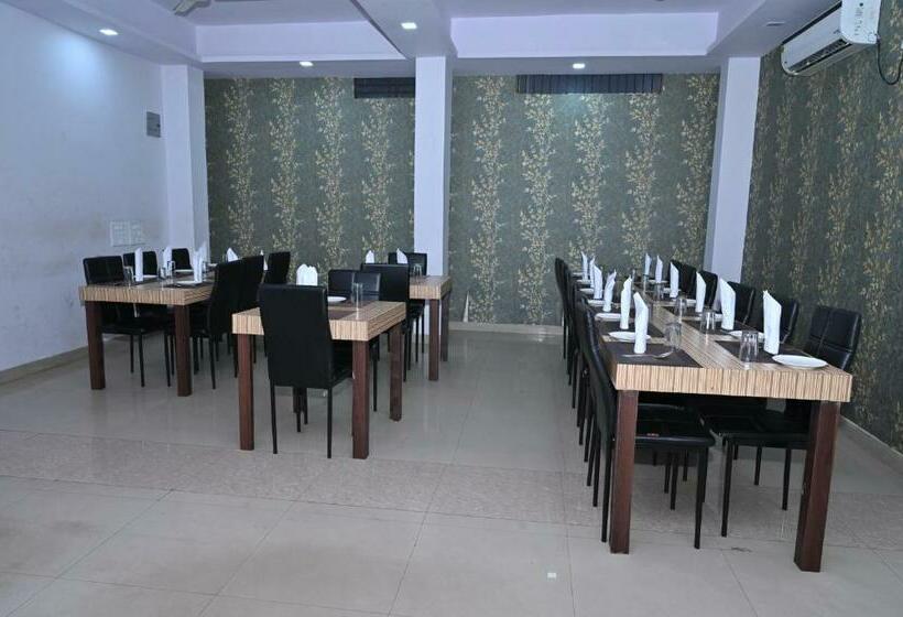 فندق Stone Park By Wb Inn