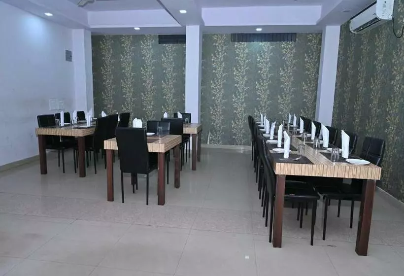 Hotelli Stone Park By Wb Inn