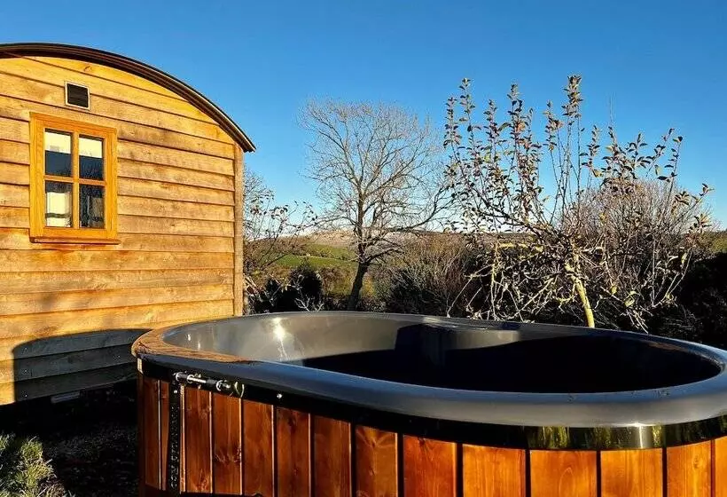 Robins Retreat   Orchard With Hot Tub   See Extras
