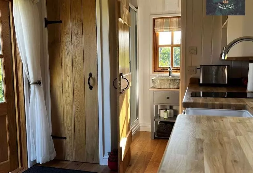 Robins Retreat   Orchard With Hot Tub   See Extras