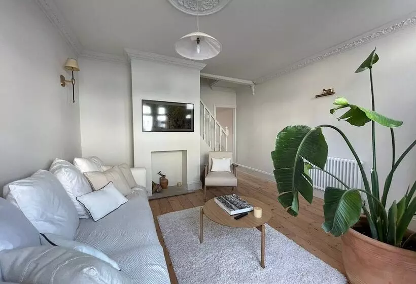 Stunning Beach House At Southsea, Portsmouth