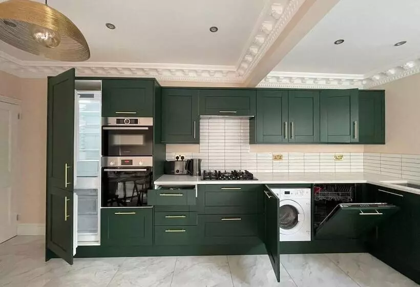 Stunning Beach House At Southsea, Portsmouth