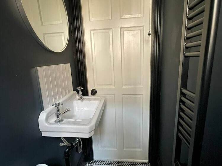 Stunning Beach House At Southsea, Portsmouth