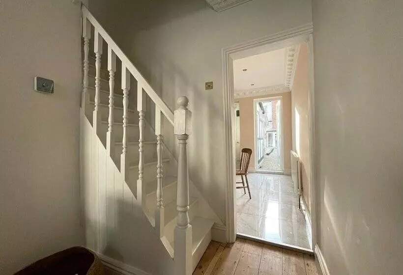 Stunning Beach House At Southsea, Portsmouth