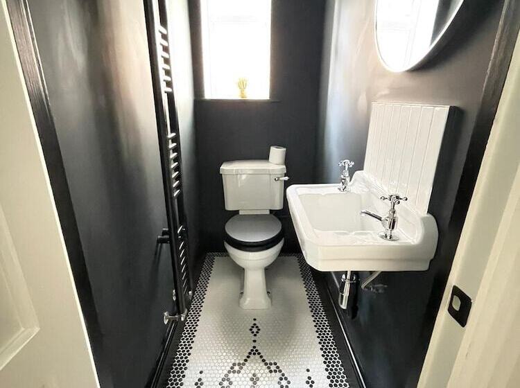 Stunning Beach House At Southsea, Portsmouth