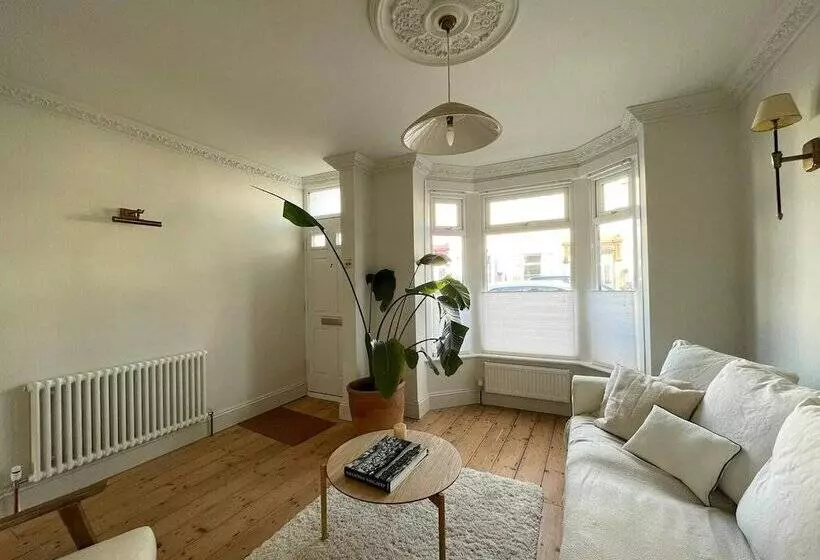 Stunning Beach House At Southsea, Portsmouth