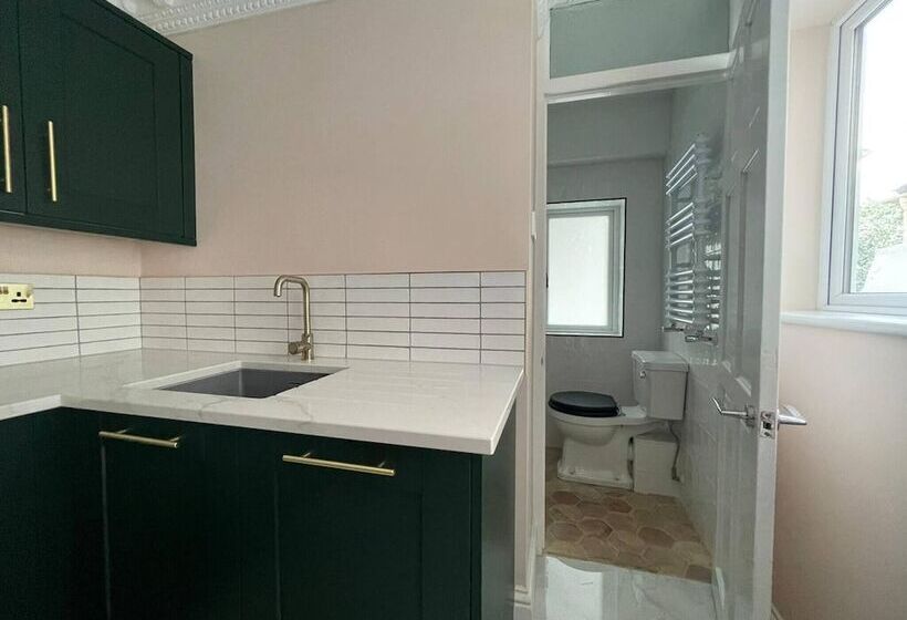 Stunning Beach House At Southsea, Portsmouth