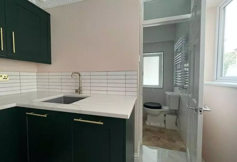 Stunning Beach House At Southsea, Portsmouth