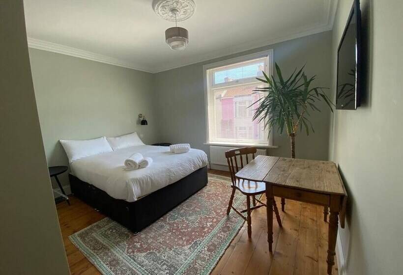 Stunning Beach House At Southsea, Portsmouth