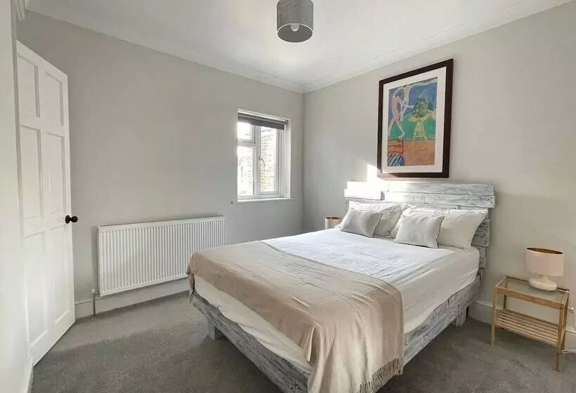 Stunning Beach House At Southsea, Portsmouth