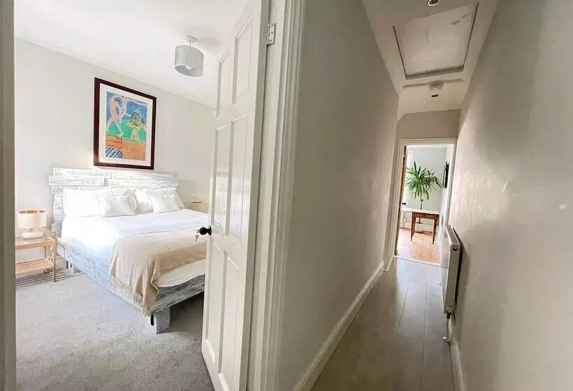 Stunning Beach House At Southsea, Portsmouth