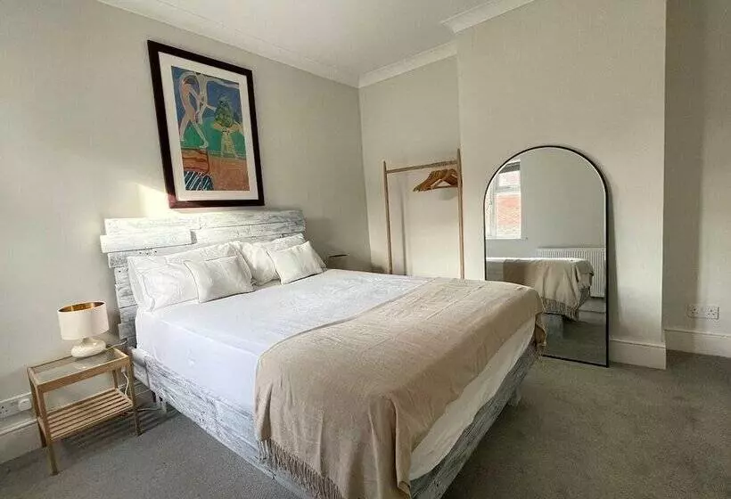 Stunning Beach House At Southsea, Portsmouth