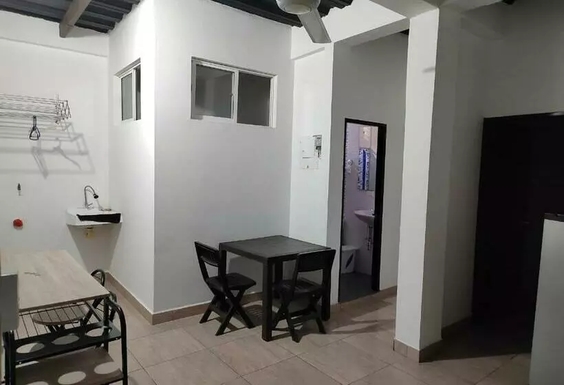 ペンション Aranda Hostal