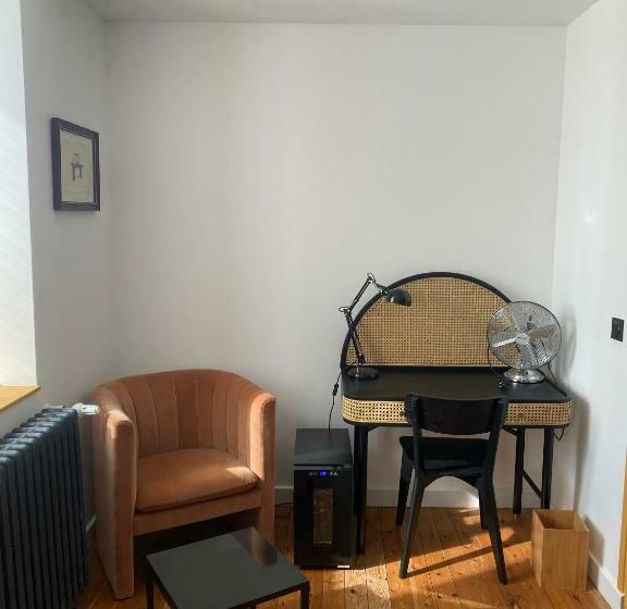 تختخواب و صبحانه Md Gallery