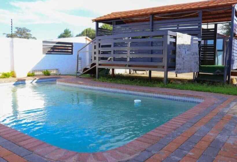 تختخواب و صبحانه Phakela Cottages