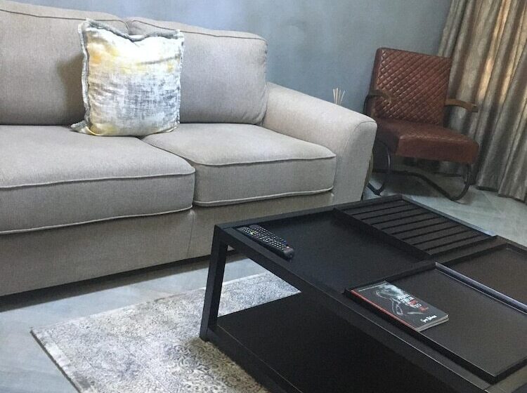 تختخواب و صبحانه Phakela Cottages