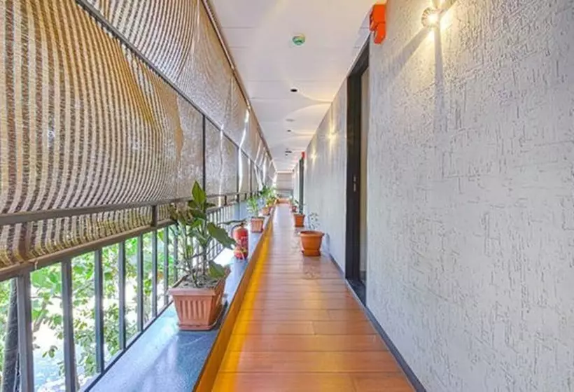 Fabhotel Udhna Inn