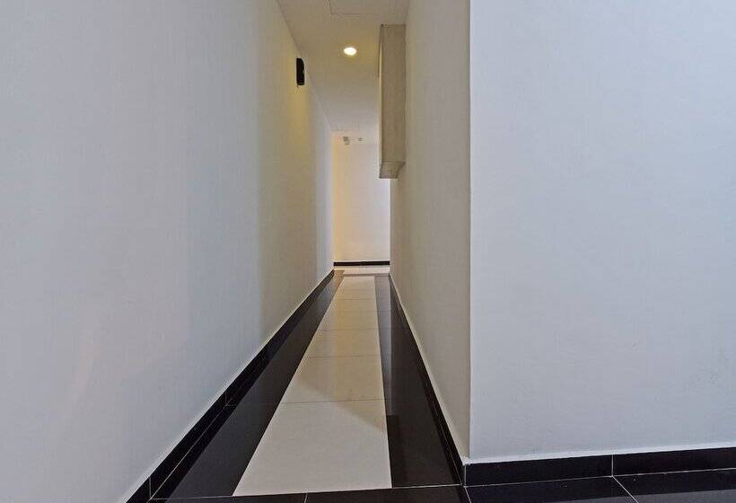 Hotel Capital O 90609 Gc