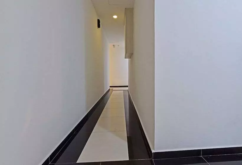 هتل Capital O 90609 Gc