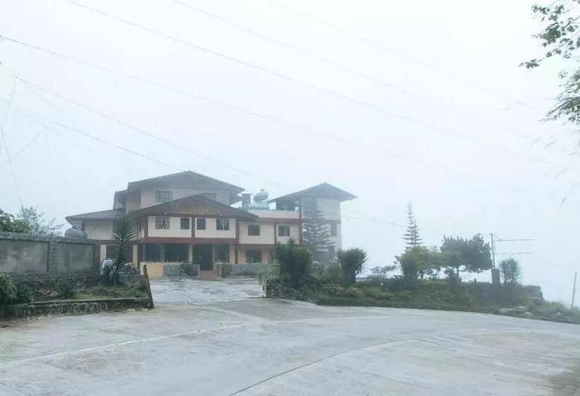 ホテル Reddoorz @ Sagada Sunrise View Homestay