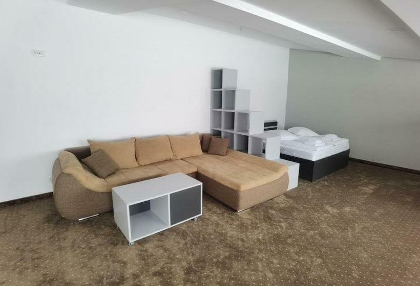 פנסיון Coconea S Home