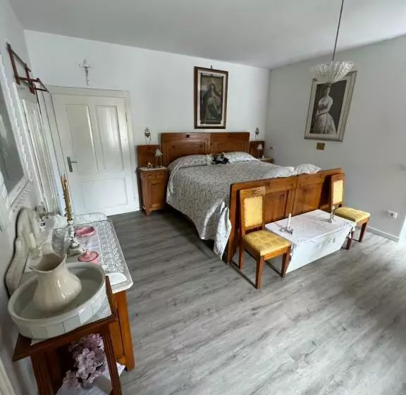 Majatalo Palazzo Cervesato: Camera Regina Margherita