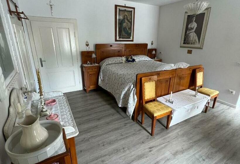 פנסיון Palazzo Cervesato: Camera Regina Margherita