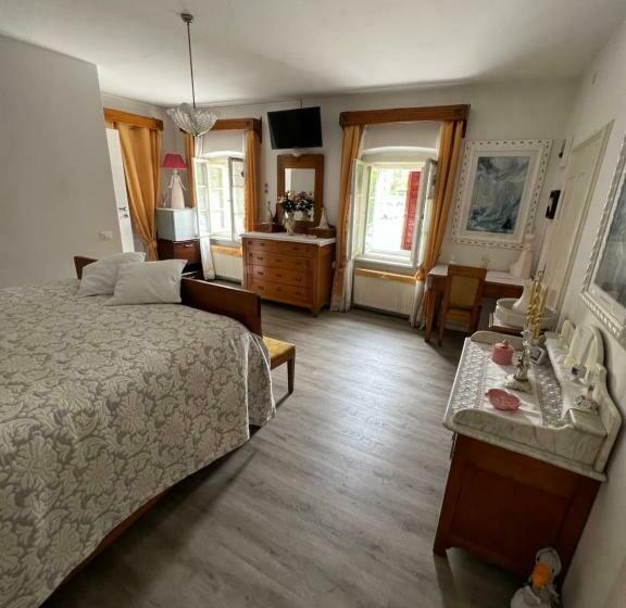 פנסיון Palazzo Cervesato: Camera Regina Margherita