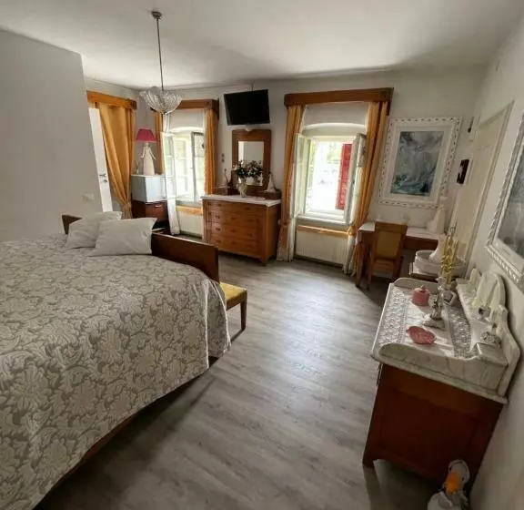 Majatalo Palazzo Cervesato: Camera Regina Margherita