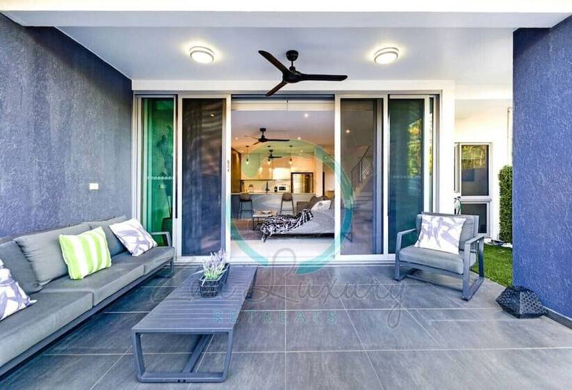 Zen Arctic Luxury 2 Story T/house + Pool & Markets