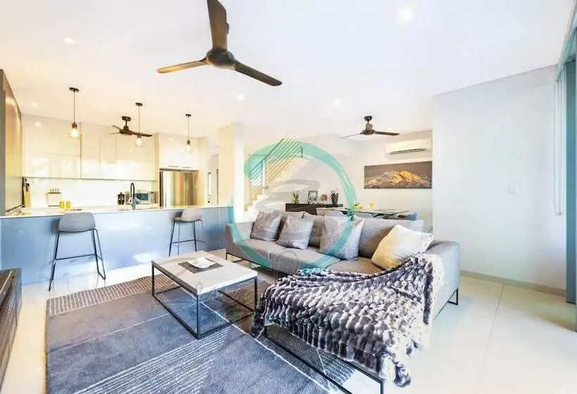 Zen Arctic Luxury 2 Story T/house + Pool & Markets