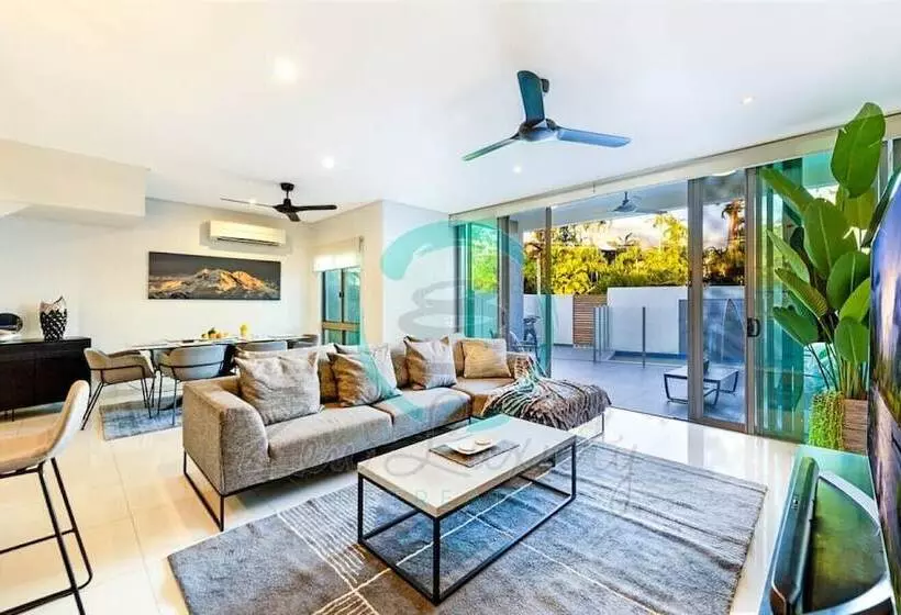 Zen Arctic Luxury 2 Story T/house + Pool & Markets