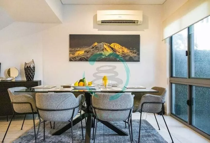 Zen Arctic Luxury 2 Story T/house + Pool & Markets