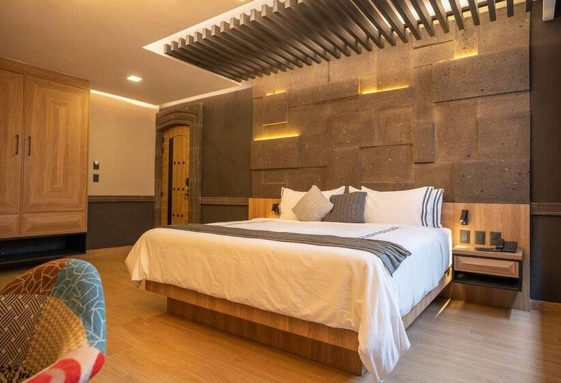 هتل Patio Santiago