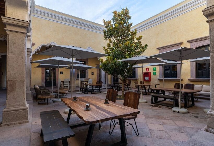 هتل Patio Santiago