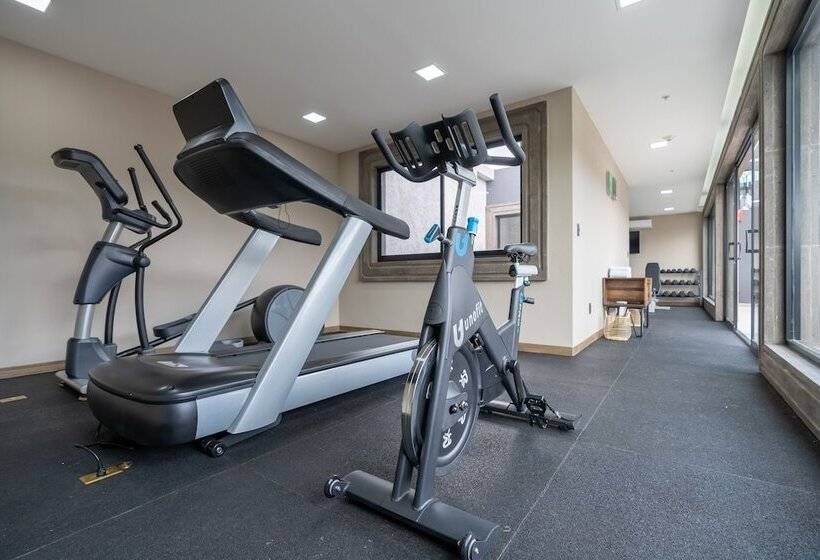 هتل Patio Santiago