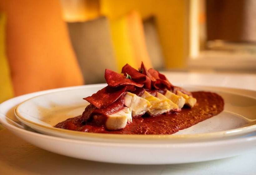 هتل Patio Santiago