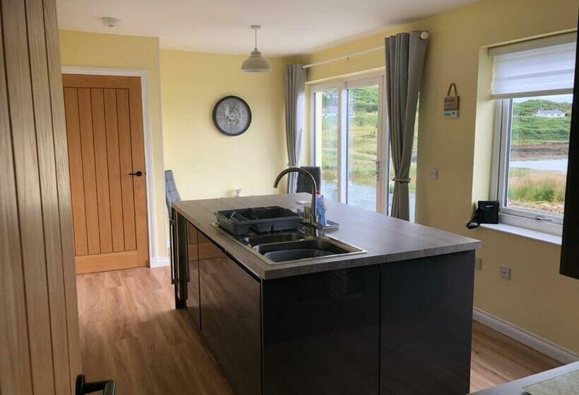 Loch Caroy Bay Cottage