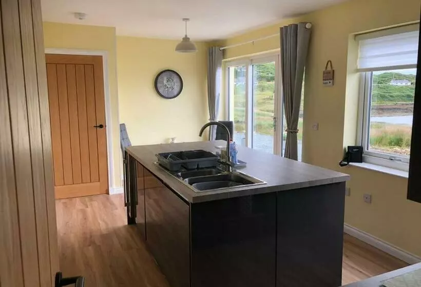 Loch Caroy Bay Cottage