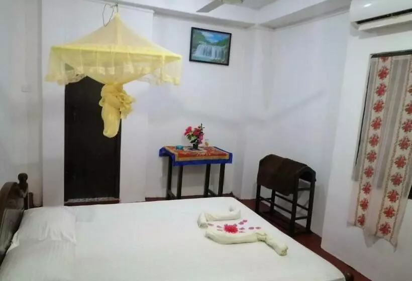پانسیون Diluna Guest House Hikkaduwa