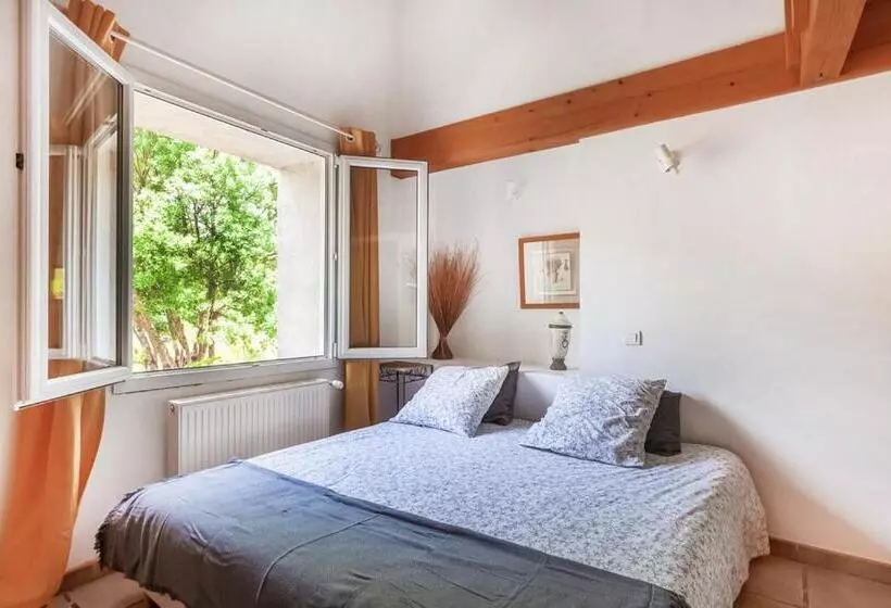 ペンション Les Chambres De L Issole