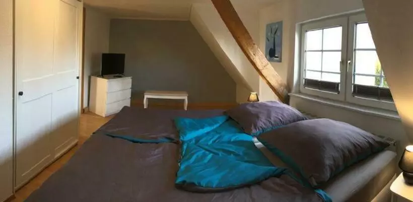 Schöne Große Wohnung, Terrasse, Kamin, Parkplatz, 2 Schlafzimmer